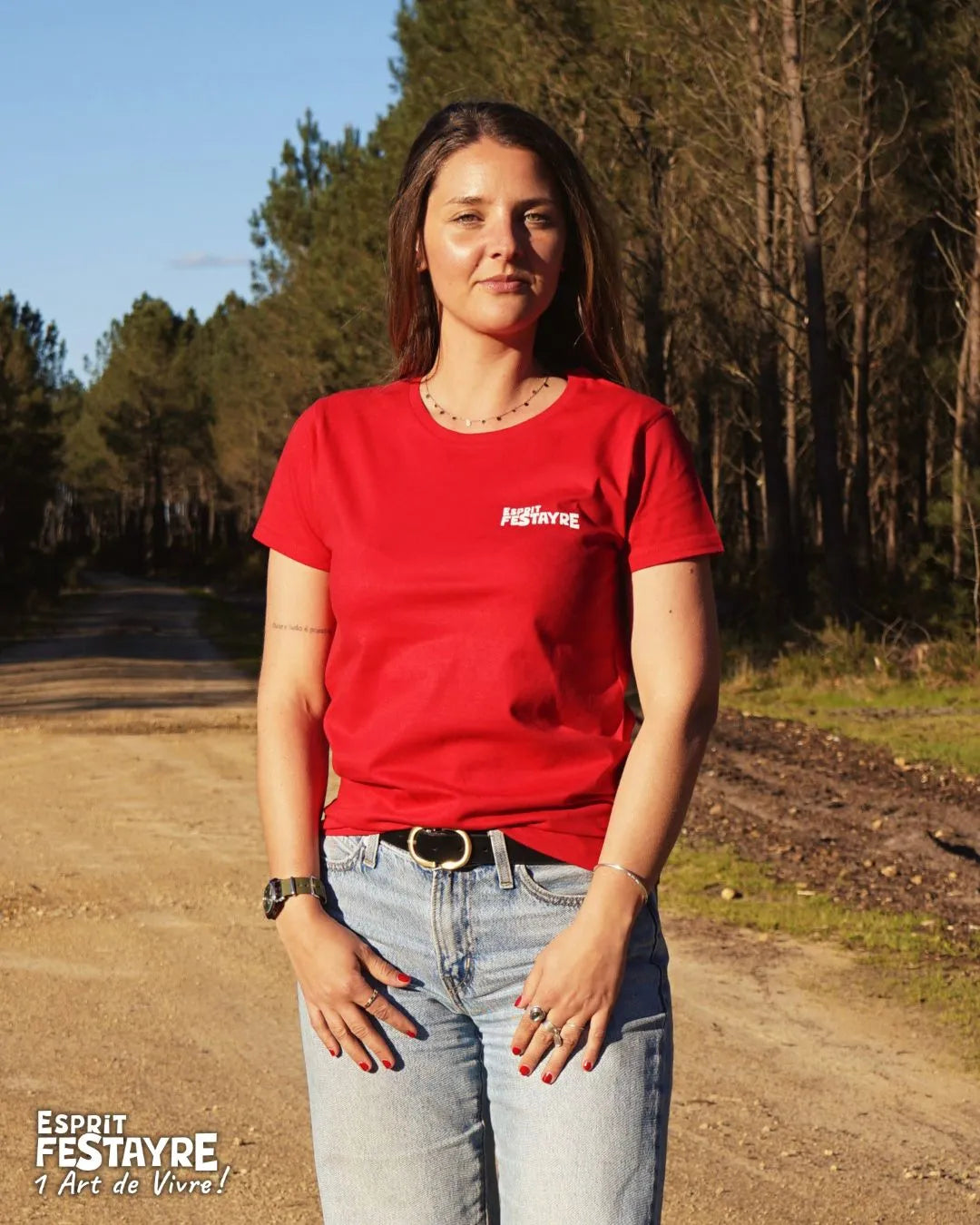 T-Shirt : "un Art de Vivre !" - Rouge - Femme